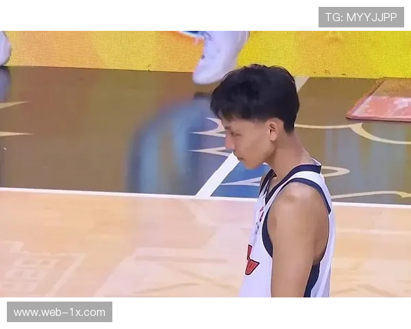 徐杰带伤赴国家队集训，后卫线8争5激烈竞争世预赛名额